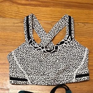 Lululemon sports bra